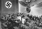 Hitler v Reichstagu