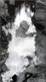 Plynař v azbestovém skafandru