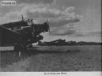 Dopravní Junkers Ju 52 na polním letišti