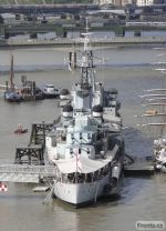 HMS Belfast z Tower Bridge